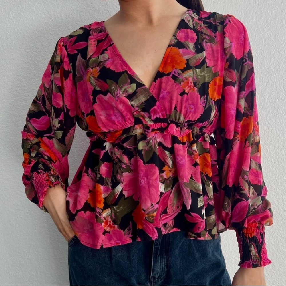 NWOT Blu Pepper Floral Whimsical Romantic Summer Cinched Waist blouse size small